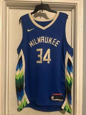 Nike Giannis Antetokounmpo Milwaukee Bucks 2022-23 City Edition Swingman Jersey